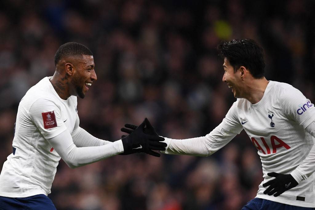 金州勇士围绕足总杯调整名单集结日里昂调整名单以备全明星赛，里昂复出首秀备战法国杯瞬间刷屏(勇士队今年球员名单最新)