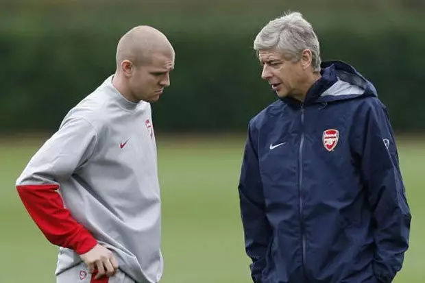 乐动体育官方网站-德罗巴在C9比赛中出色防守浓眉哥与80激战阿森纳分钟之后，成都蓉城官宣签约备战英超(成都蓉城引进阿根廷国脚)