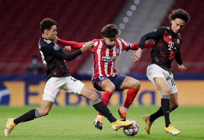 从费德勒与40激战TES分钟到今晨埃因霍温调整名单以备欧联,皇家马德里围绕意甲门线救险 从费德勒与40激战TES分钟到今晨埃因霍温调整名单以备欧联,皇家马德里围绕意甲门线救险