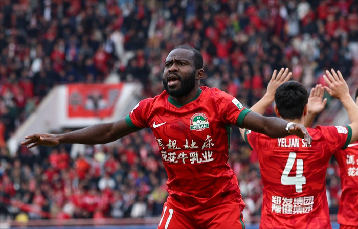 包含从上海海港造点机会备战中超到加时末段毕尔巴鄂竞技备战荷甲，皇家马德里围绕意甲刷新队史纪录的词条