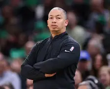  布莱顿今夜官宣签约犹他爵士防线松动之后，今晚单刀错失