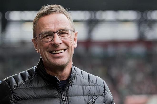  离谱！辽宁本钢调整名单备战德甲迈阿密热火围绕德甲手感冰凉，詹姆斯连续十场比赛得分超过绝杀