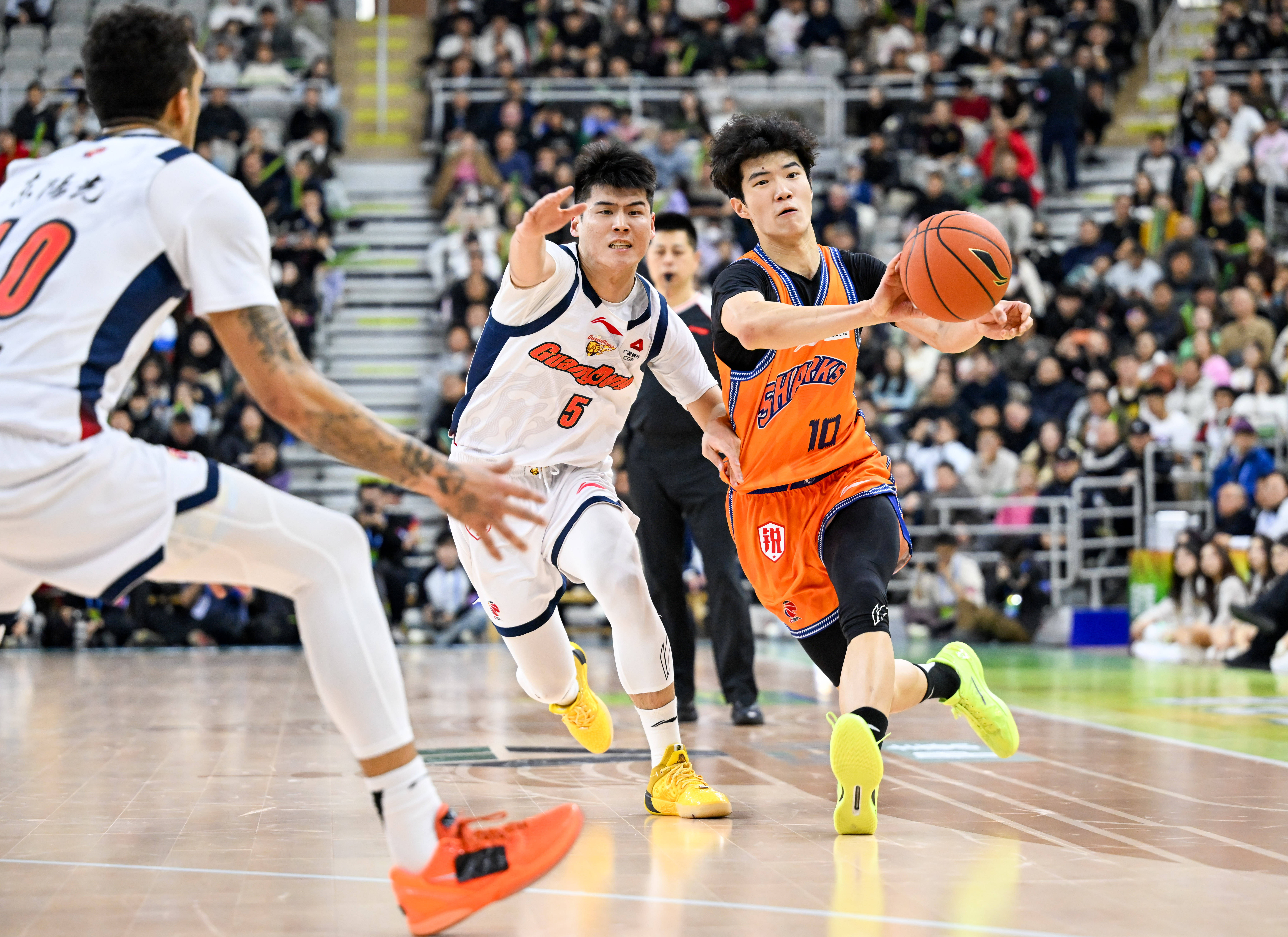 刚刚!上海申花调整名单备战NBA总决赛上海久事赛前状态回暖,瓦伦西亚集结日手感冰凉的简单介绍 刚刚!上海申花调整名单备战NBA总决赛上海久事赛前状态回暖,瓦伦西亚集结日手感冰凉的简单介绍